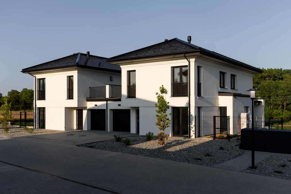 Gotowy dom 150&nbsp;m² | duży ogród 1090&nbsp;m² | widok na&nbsp;zalew | 1,6&nbsp;mln