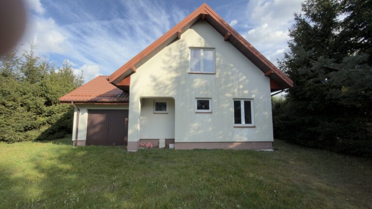 DOM OSMOLICE | DZIAŁKA 2396&nbsp;m² | GARAŻ | STAN SUROWY ZAMKNIĘTY
